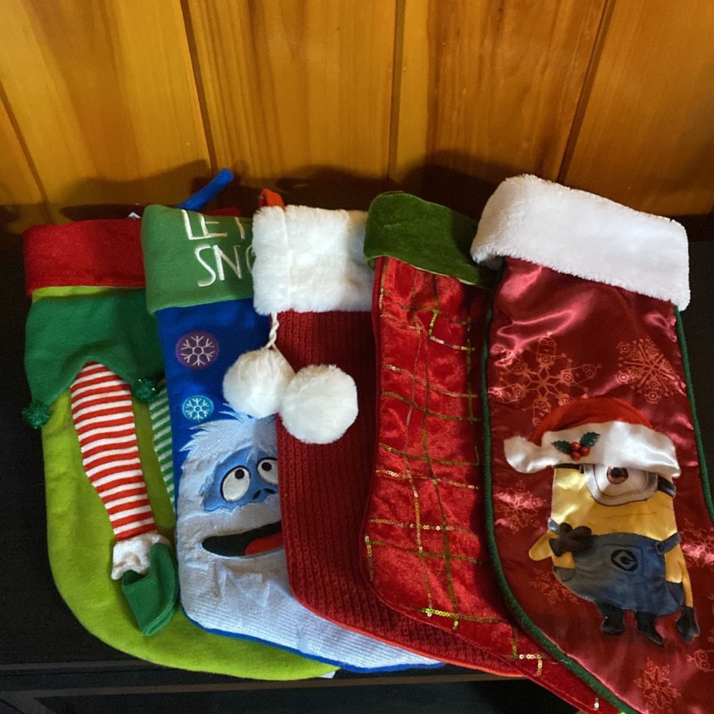 Set of 5 different Christmas stockings NEW - Picture 1 of 11